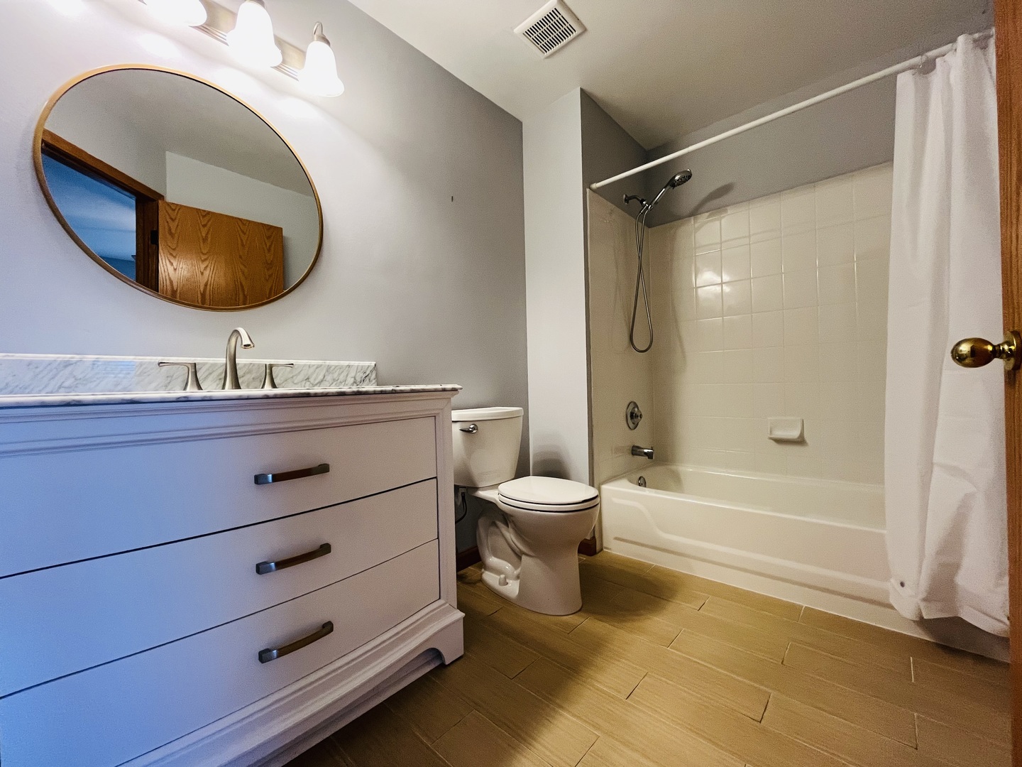 160 Holmes Way #160, Schaumburg, IL 60193