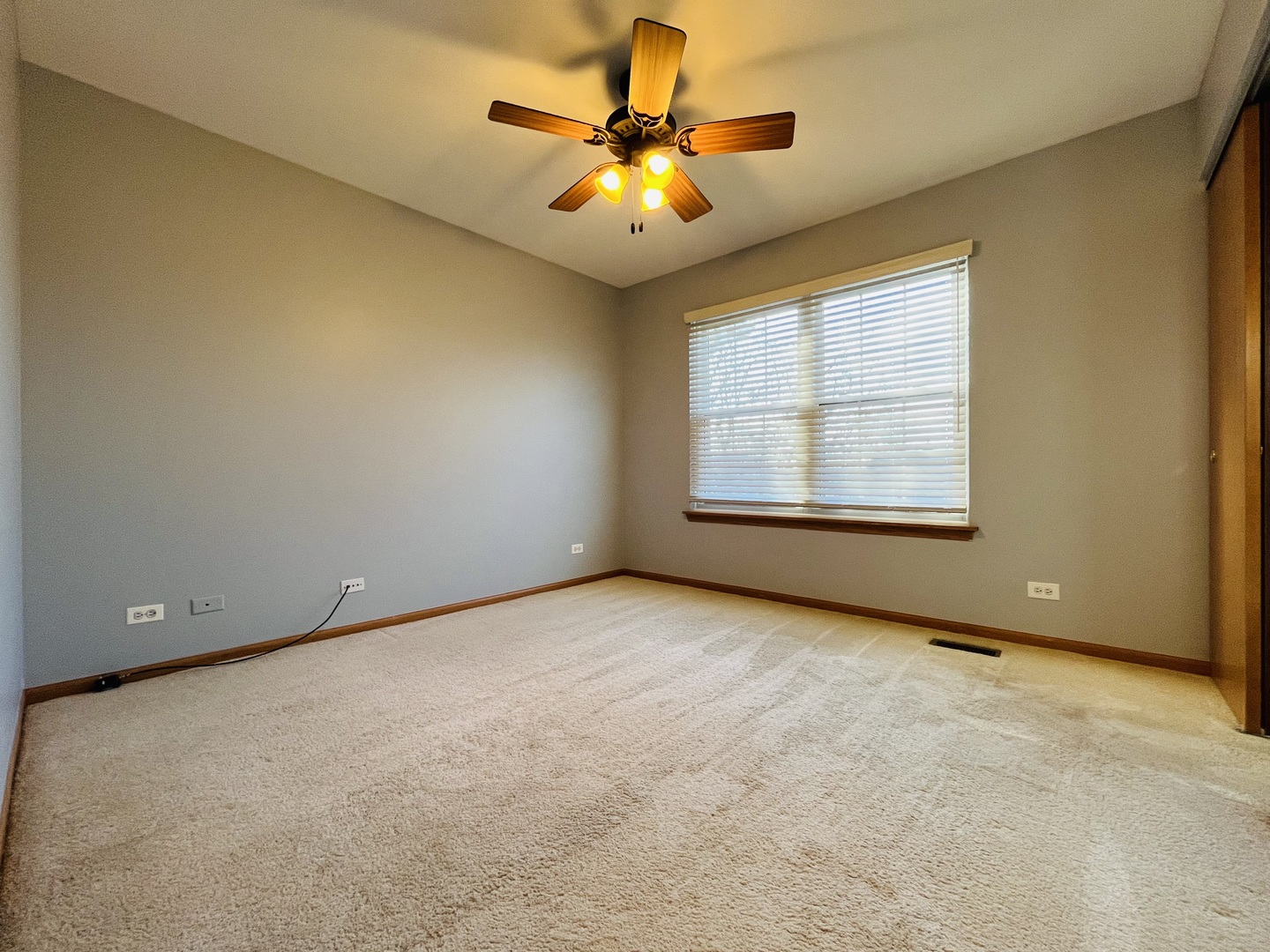 160 Holmes Way #160, Schaumburg, IL 60193