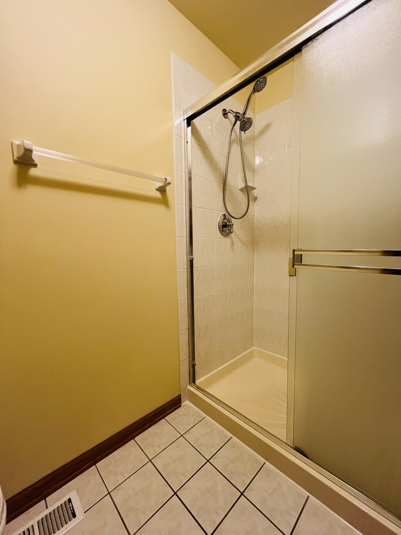 160 Holmes Way #160, Schaumburg, IL 60193