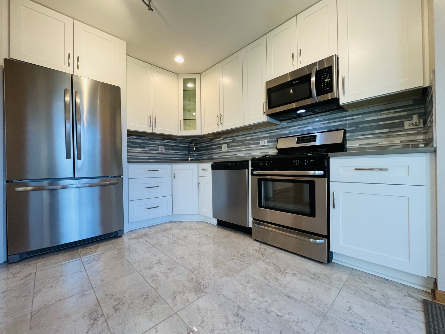 160 Holmes Way #160, Schaumburg, IL 60193