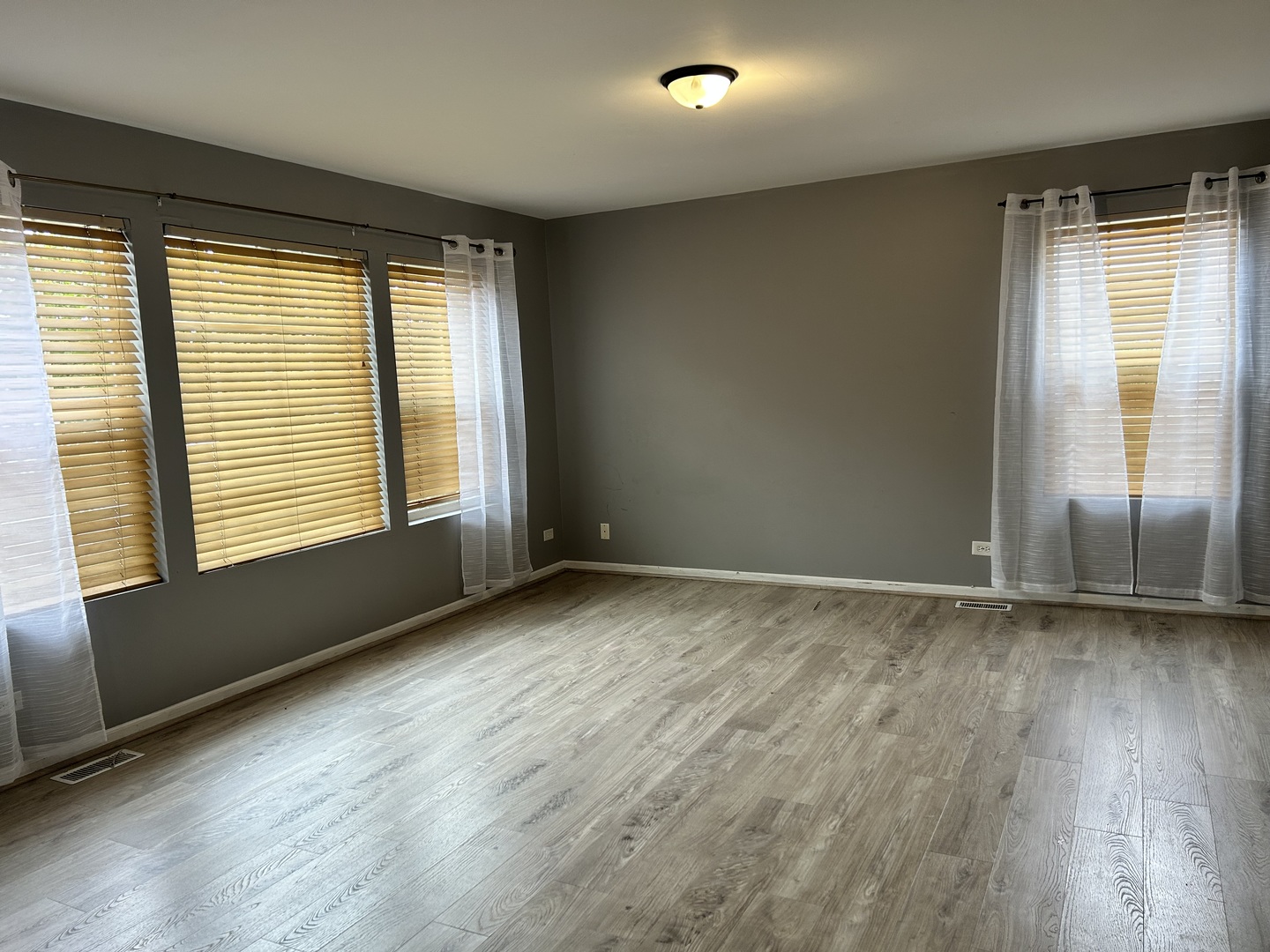 22 Alex Court, Oswego, IL 60543