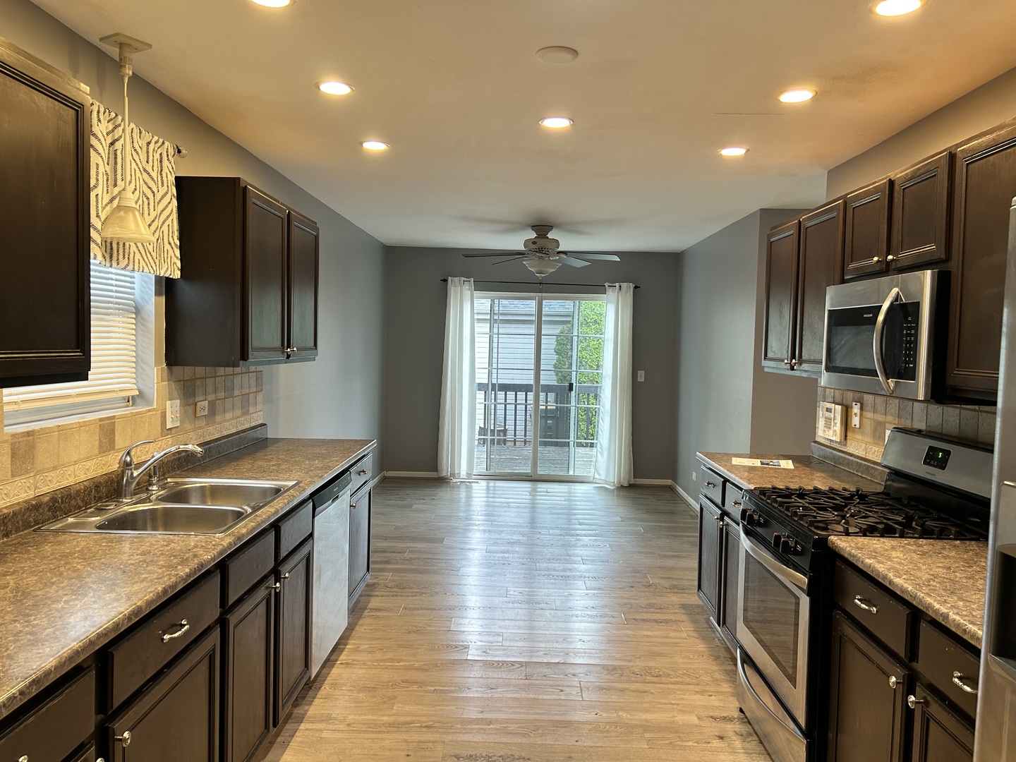 22 Alex Court, Oswego, IL 60543