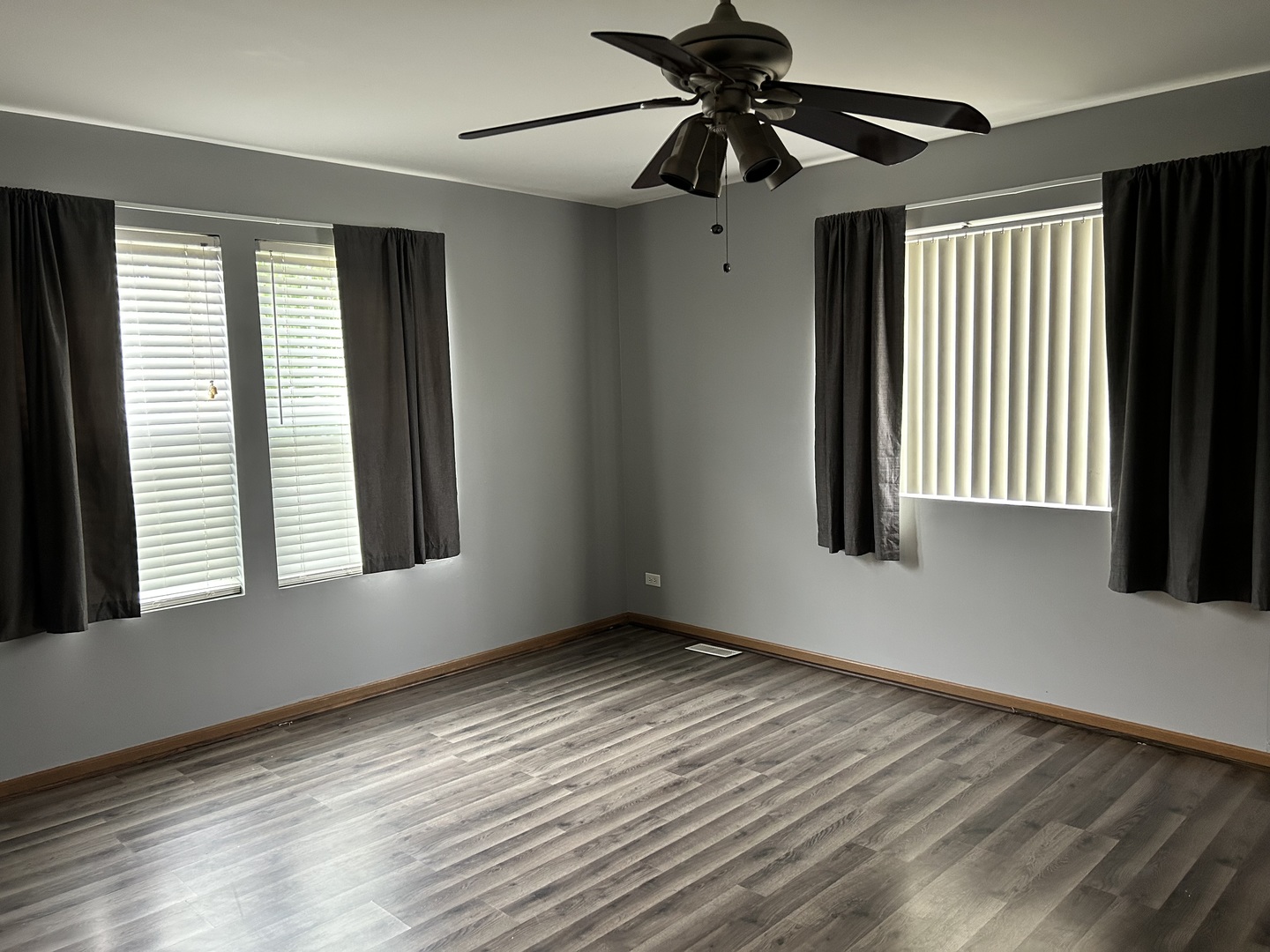 22 Alex Court, Oswego, IL 60543