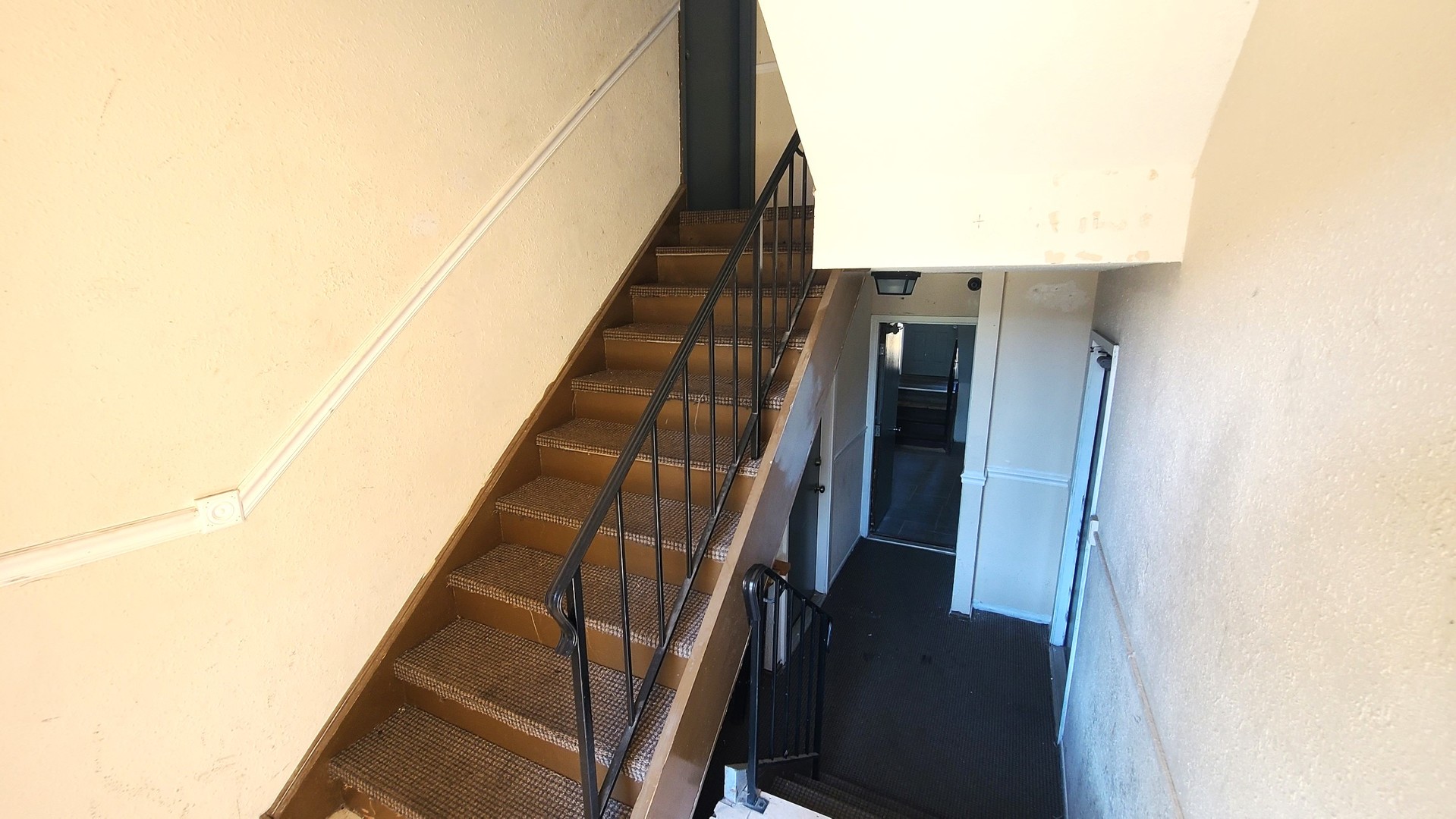 7713 Woodward Avenue #3B, Woodridge, IL 60517