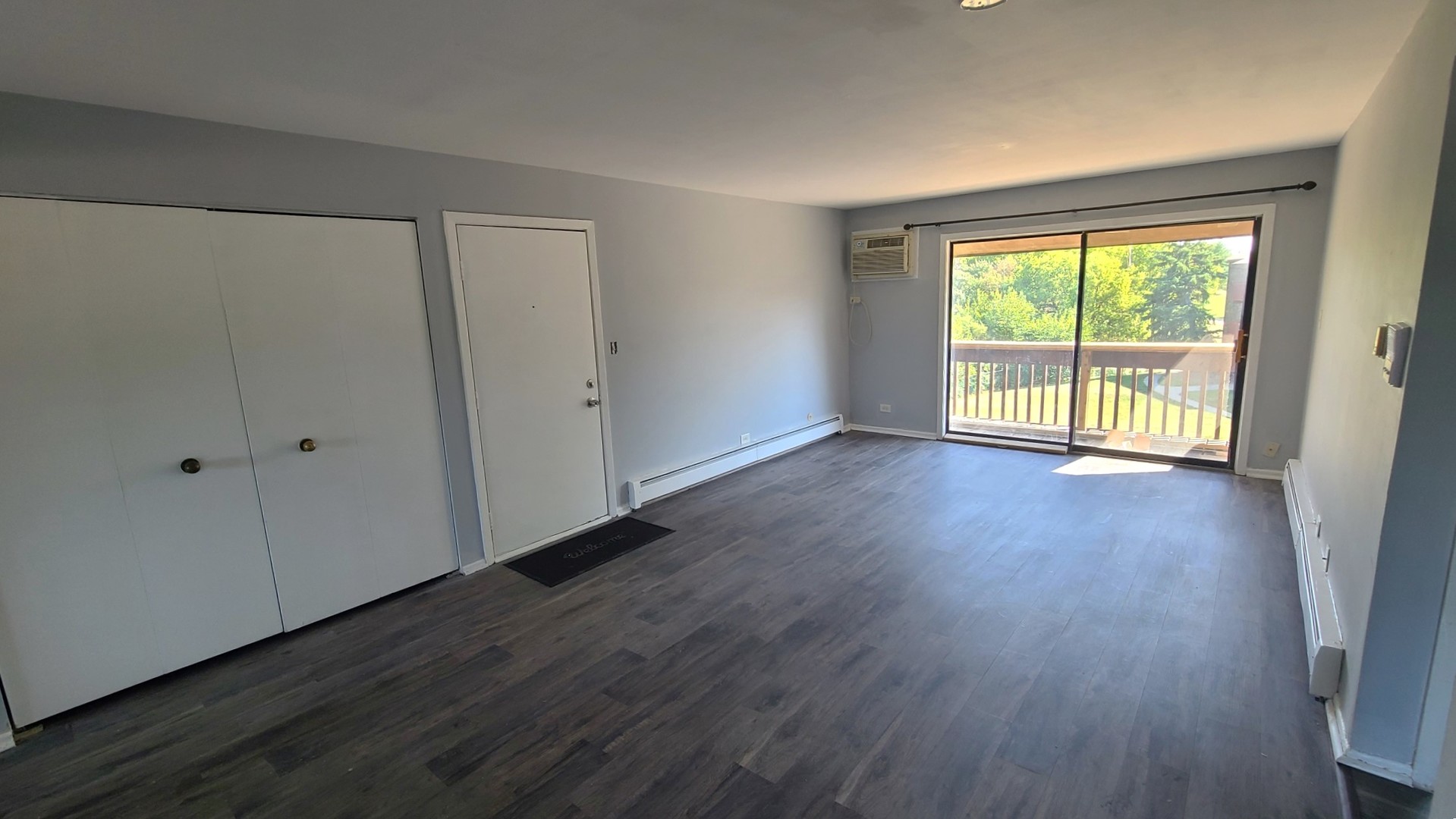 7713 Woodward Avenue #3B, Woodridge, IL 60517