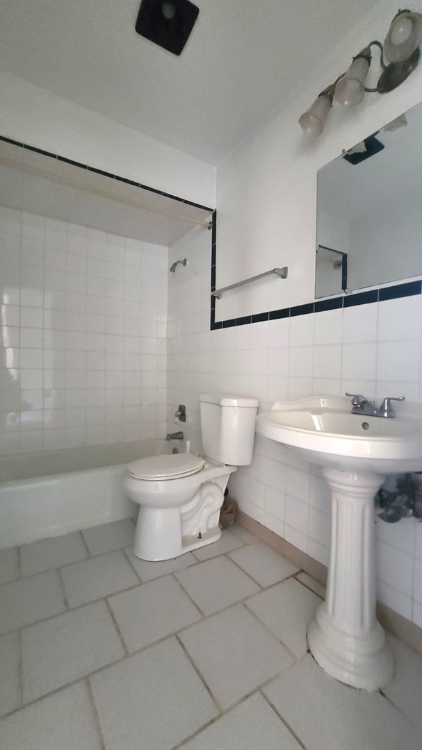 7713 Woodward Avenue #3B, Woodridge, IL 60517