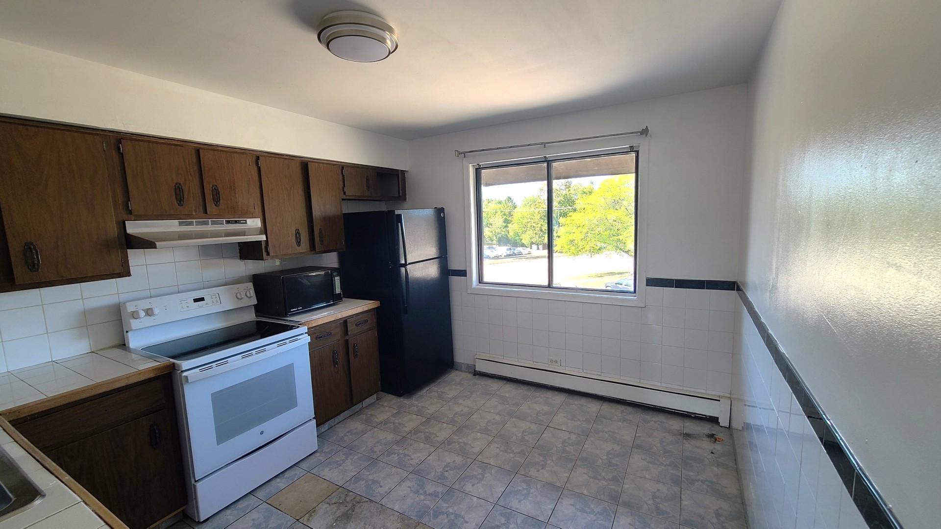 7713 Woodward Avenue #3B, Woodridge, IL 60517