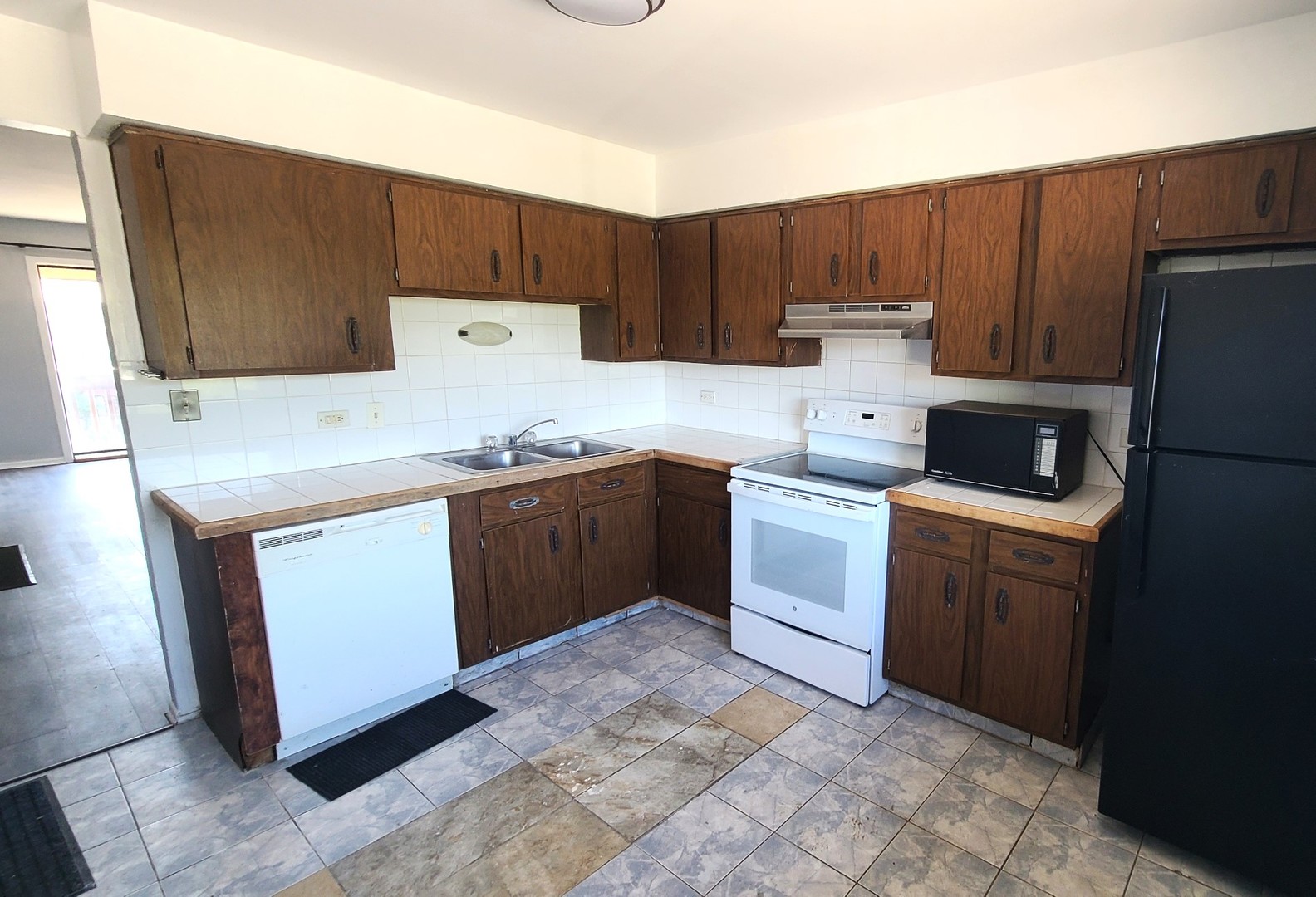 7713 Woodward Avenue #3B, Woodridge, IL 60517