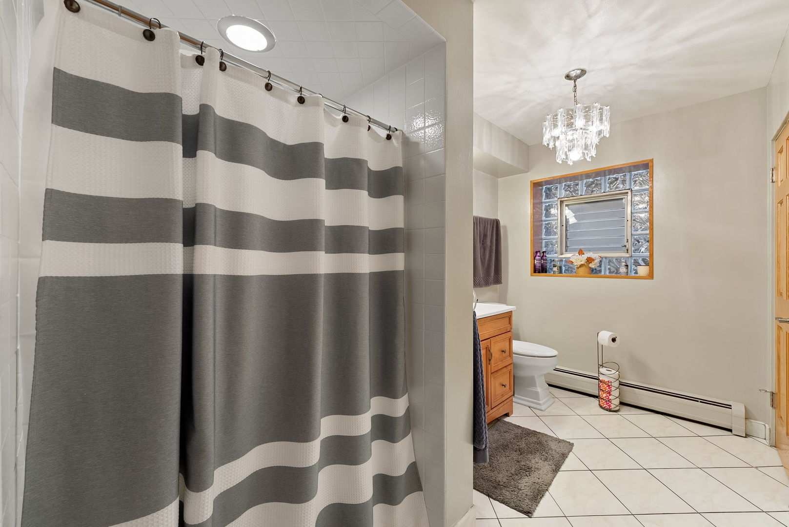 8729 W Summerdale Avenue, Chicago, IL 60656