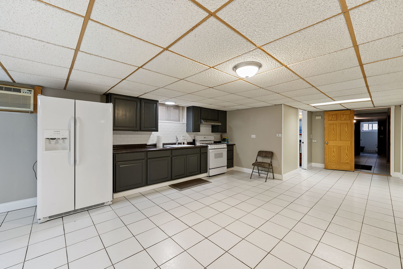 8729 W Summerdale Avenue, Chicago, IL 60656