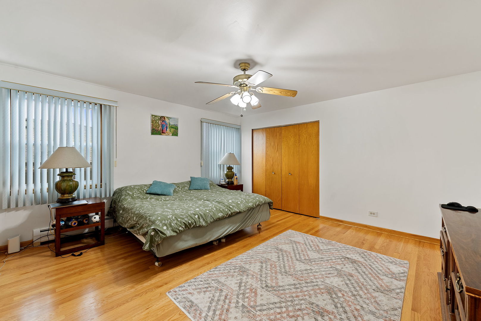 8729 W Summerdale Avenue, Chicago, IL 60656