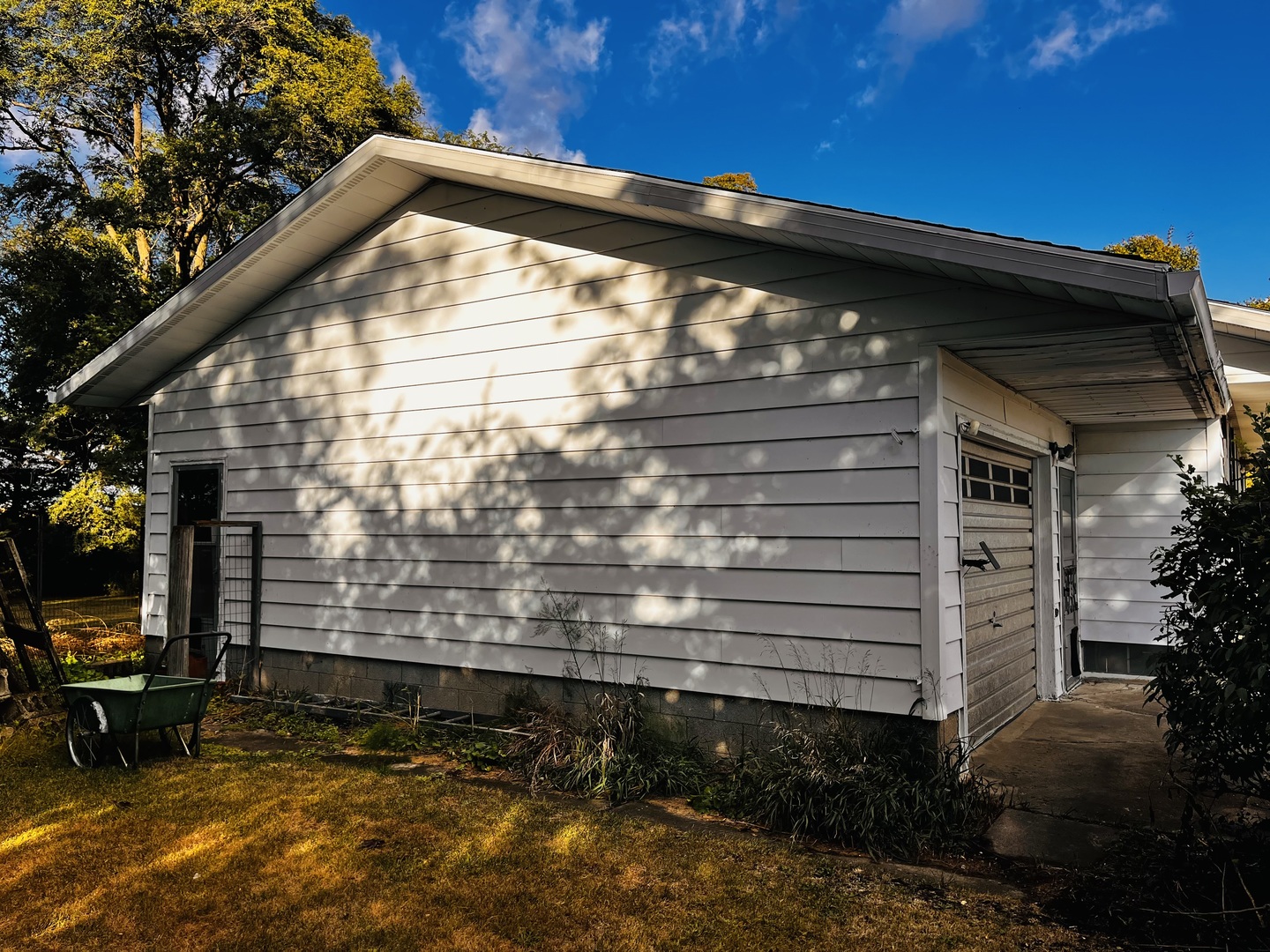 23641 N 100 East Road, Long Point, IL 61333