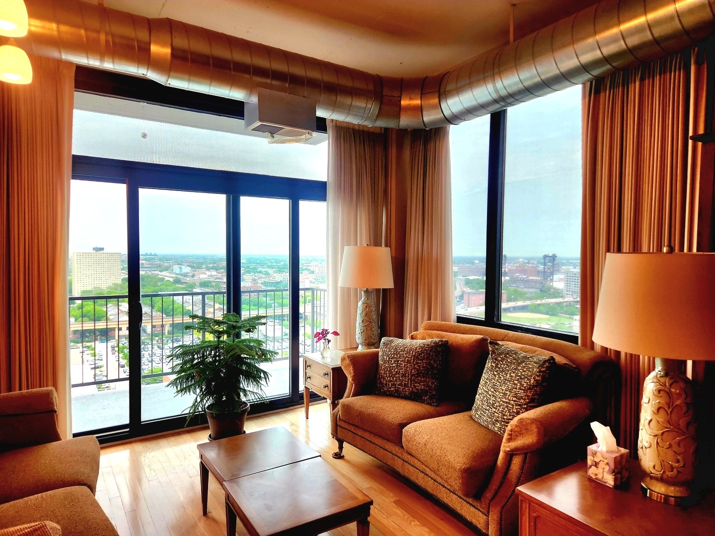 1530 S State Street #17R, Chicago, IL 60605