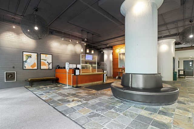 1530 S State Street #17R, Chicago, IL 60605