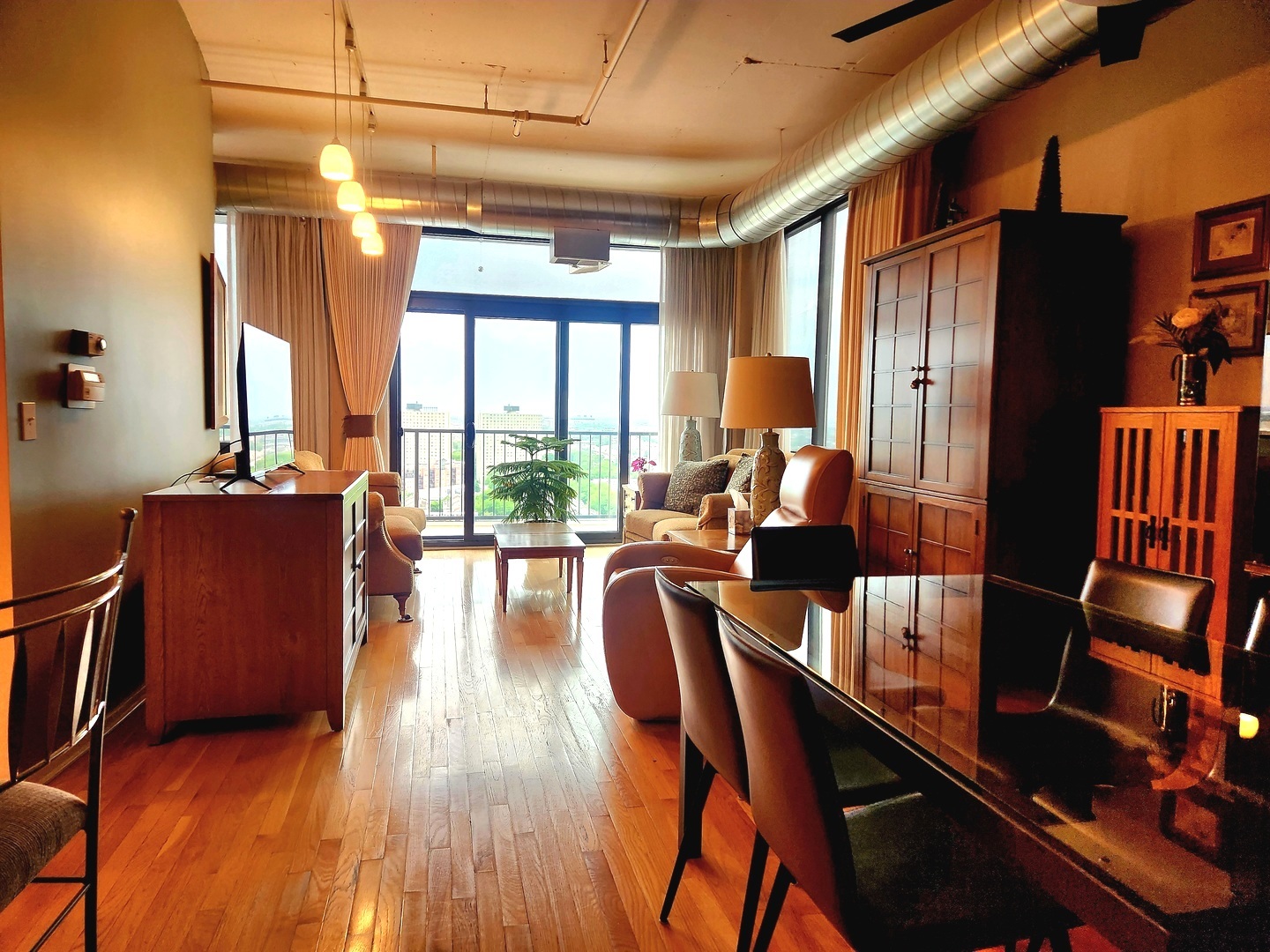 1530 S State Street #17R, Chicago, IL 60605