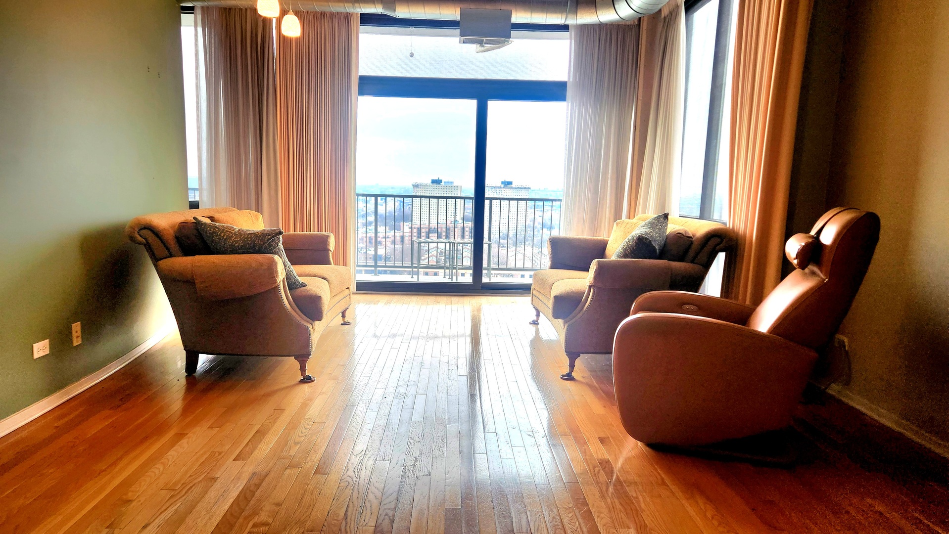 1530 S State Street #17R, Chicago, IL 60605