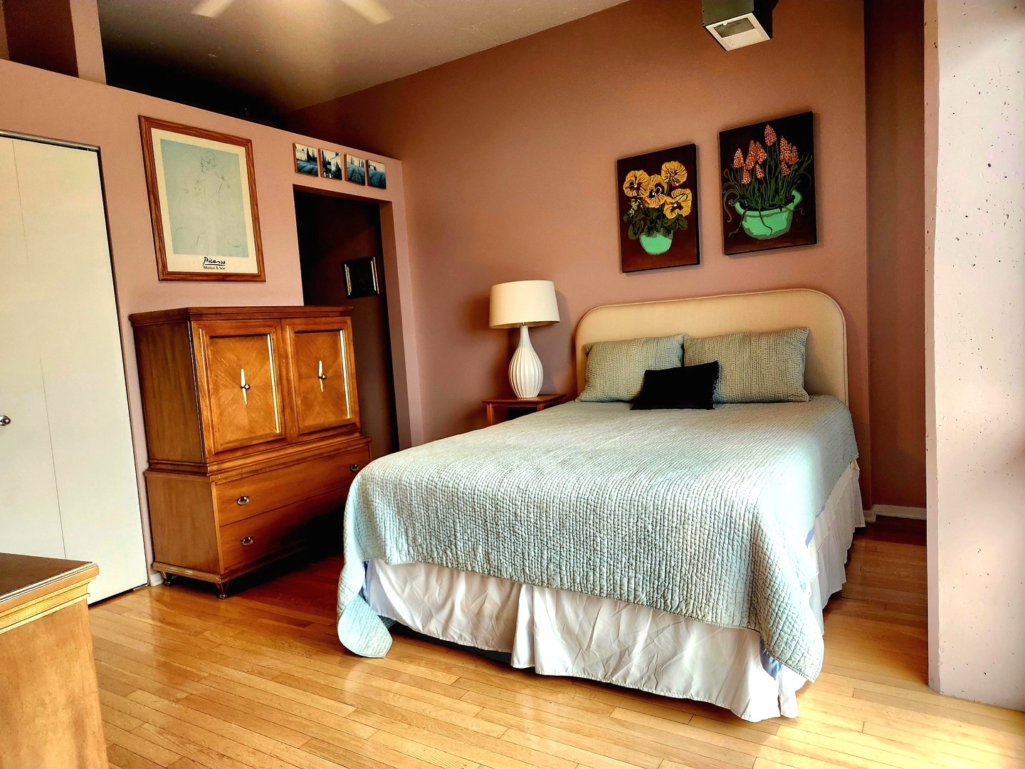 1530 S State Street #17R, Chicago, IL 60605