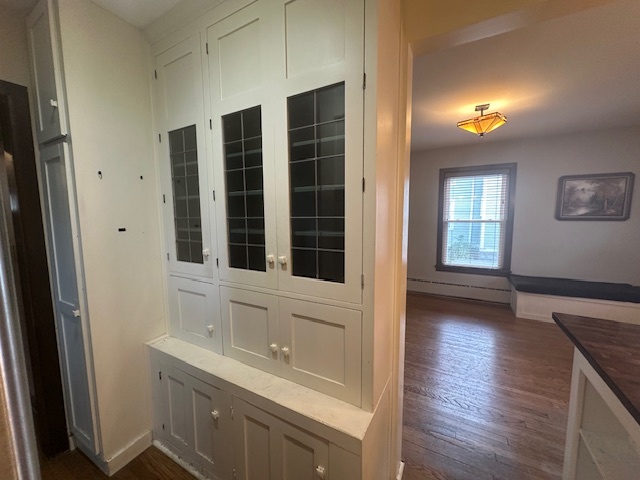 302 S Washington Street, Wheaton, IL 60187