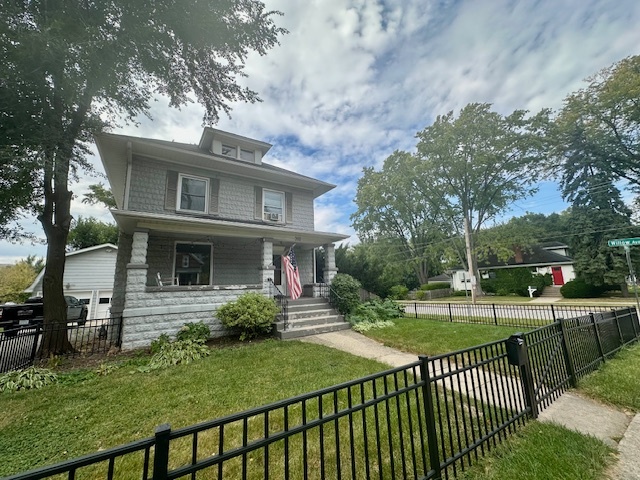 302 S Washington Street, Wheaton, IL 60187
