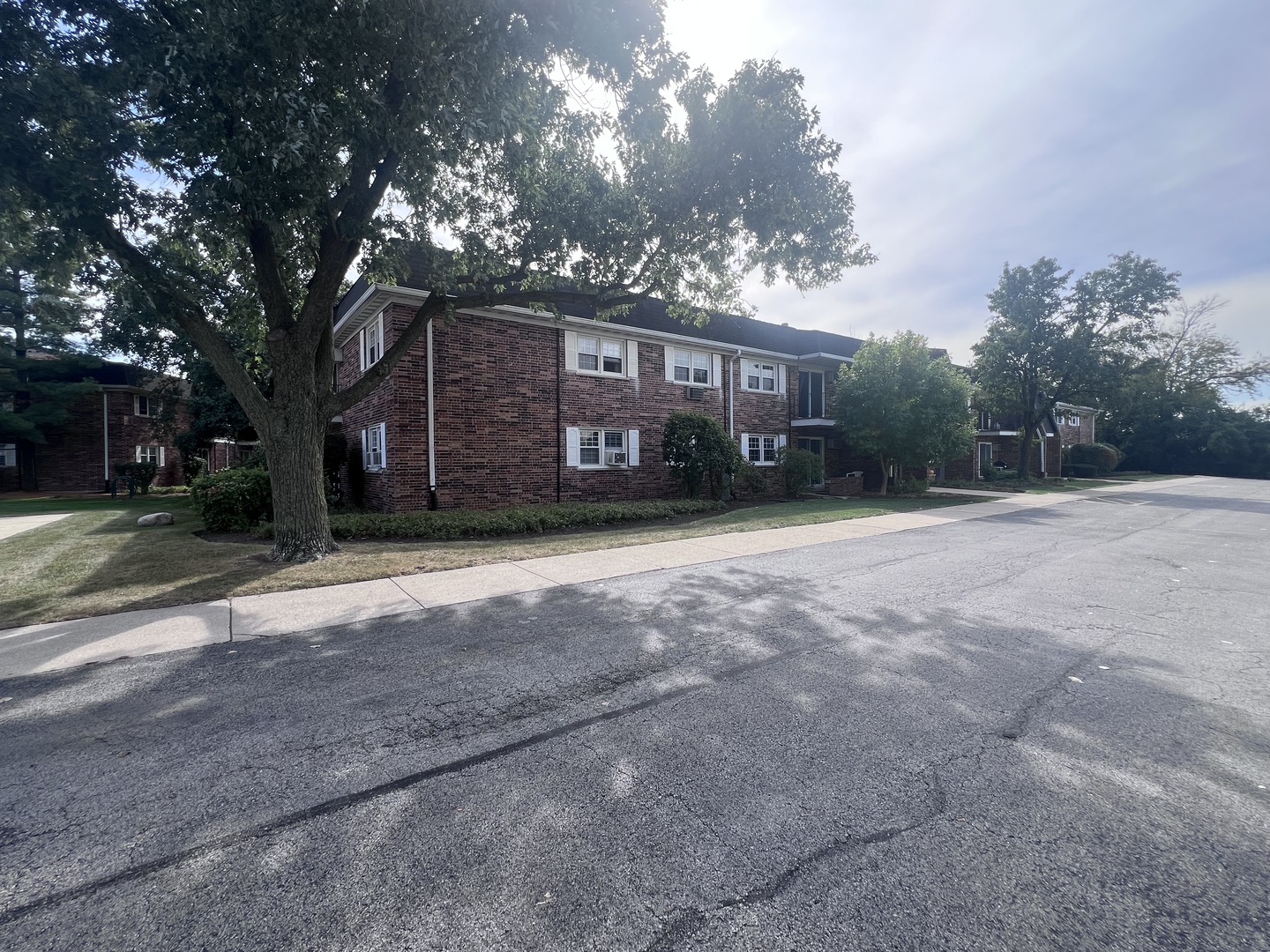 2427 Ogden Avenue #3, Downers Grove, IL 60515