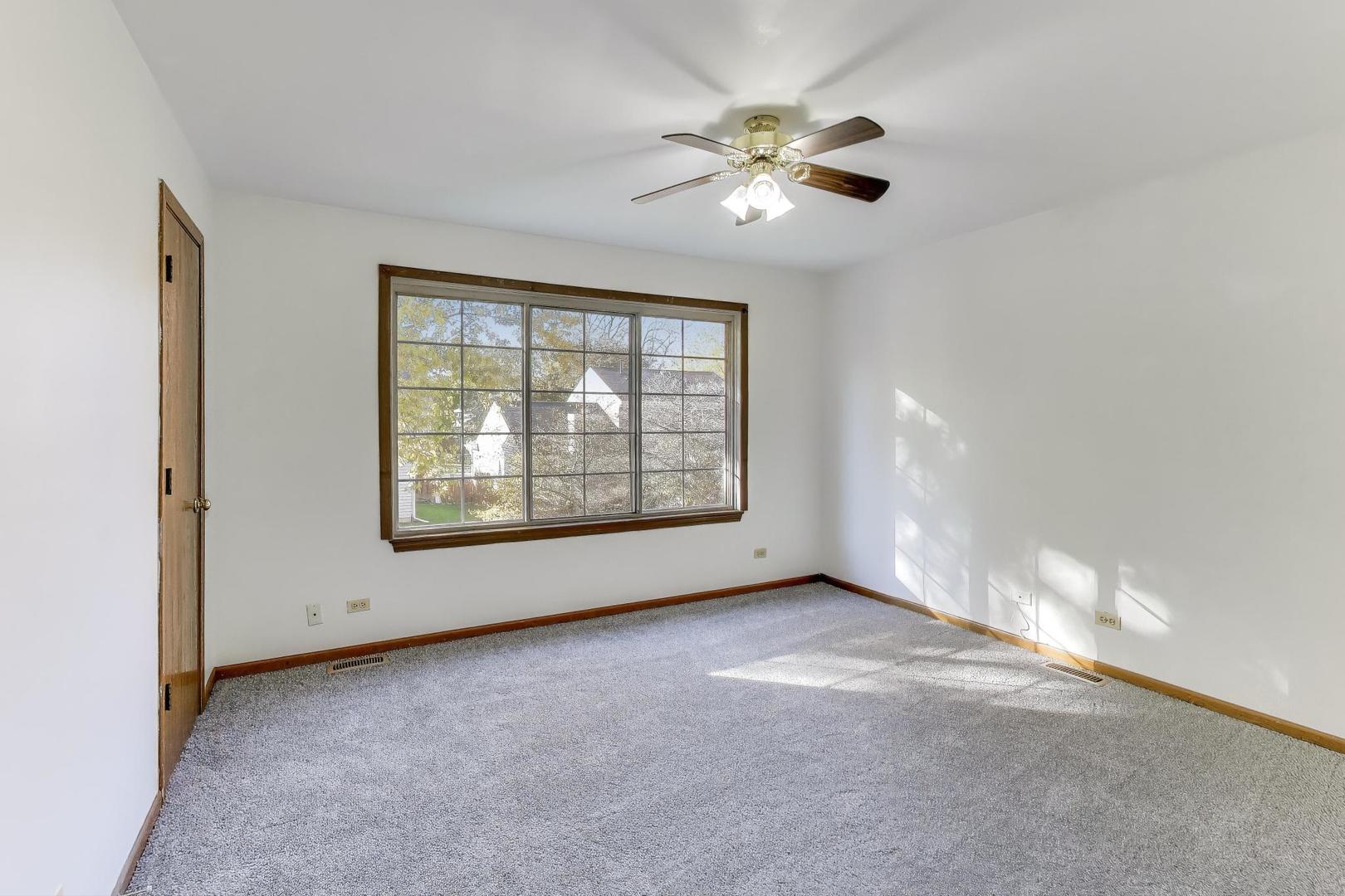 1532 Golden Oaks Parkway, Aurora, IL 60506