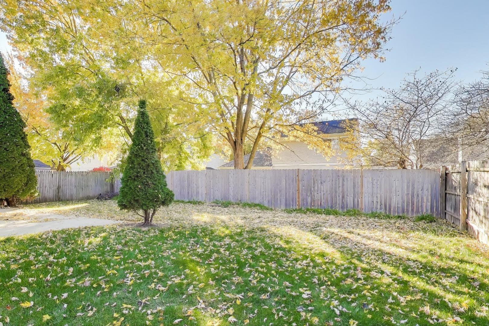 1532 Golden Oaks Parkway, Aurora, IL 60506