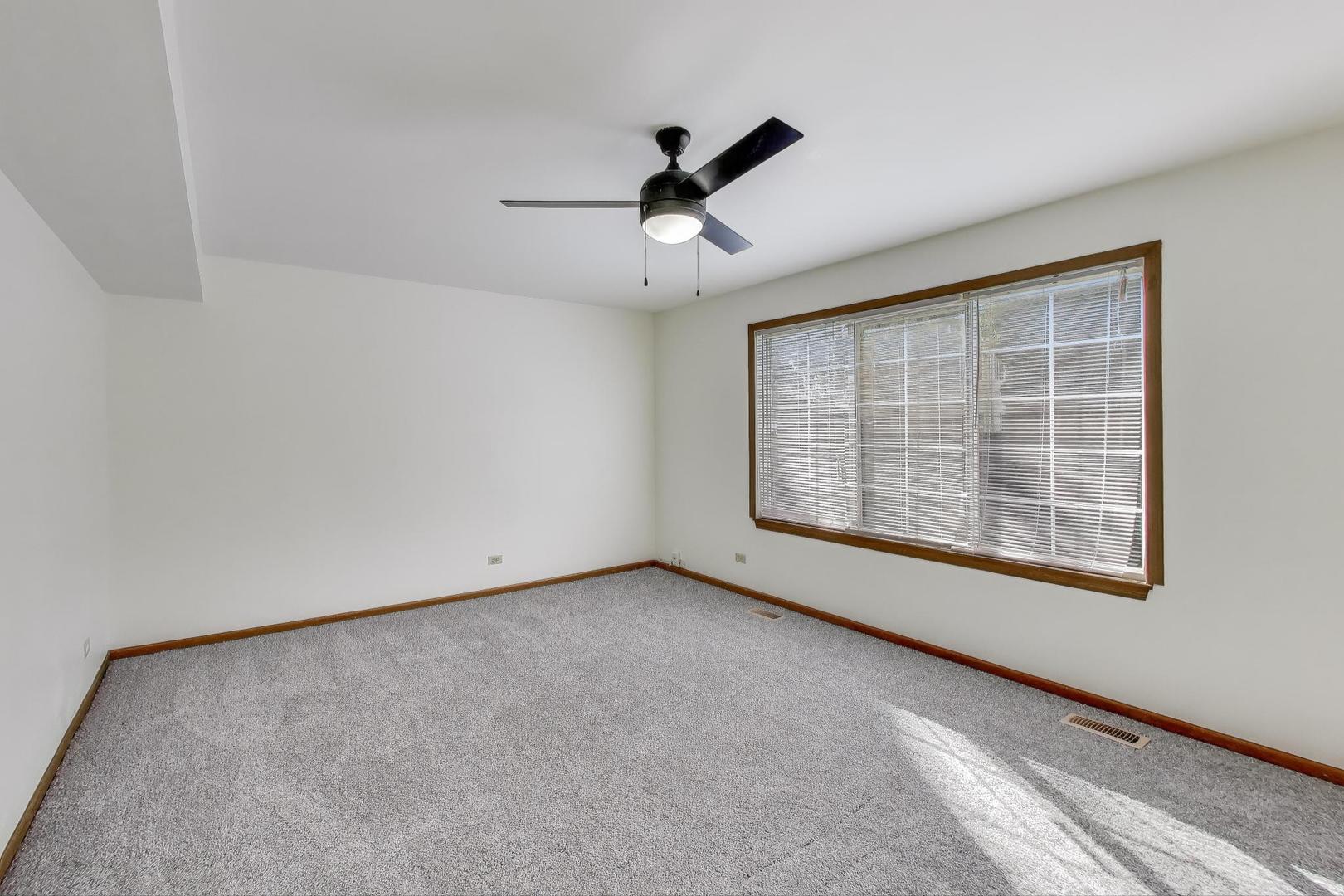 1532 Golden Oaks Parkway, Aurora, IL 60506