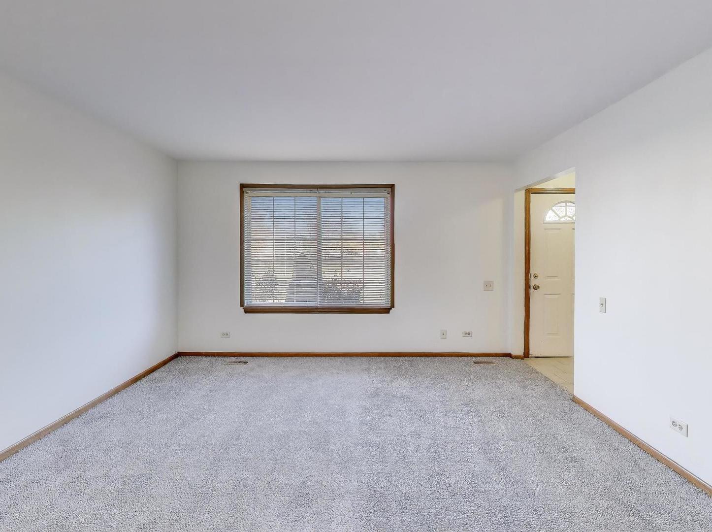 1532 Golden Oaks Parkway, Aurora, IL 60506