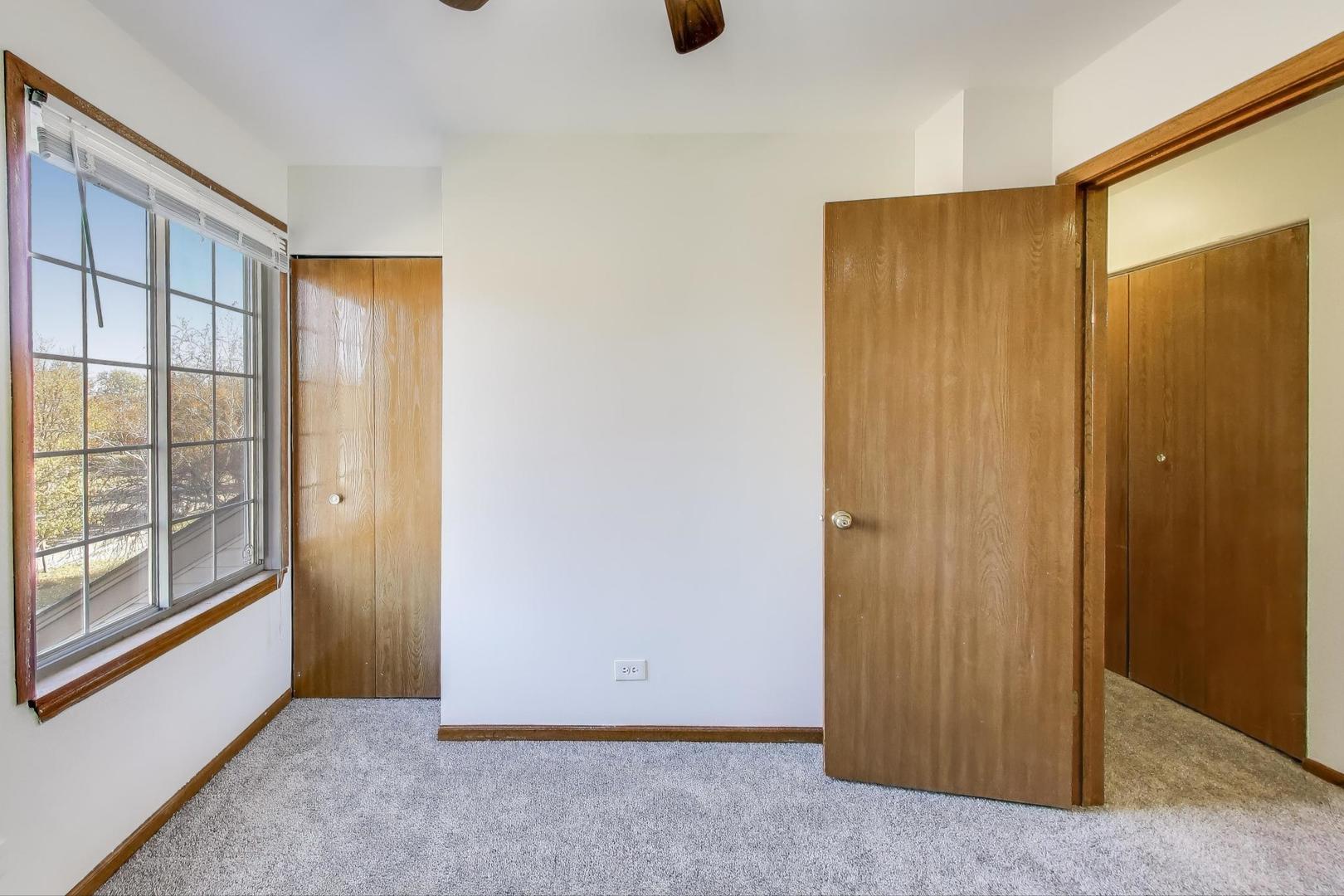 1532 Golden Oaks Parkway, Aurora, IL 60506