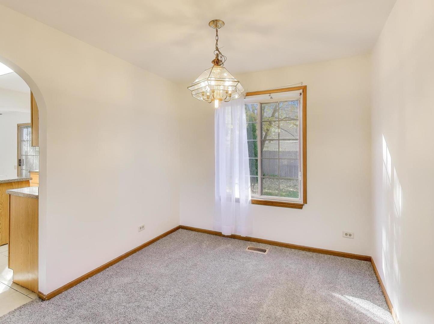 1532 Golden Oaks Parkway, Aurora, IL 60506