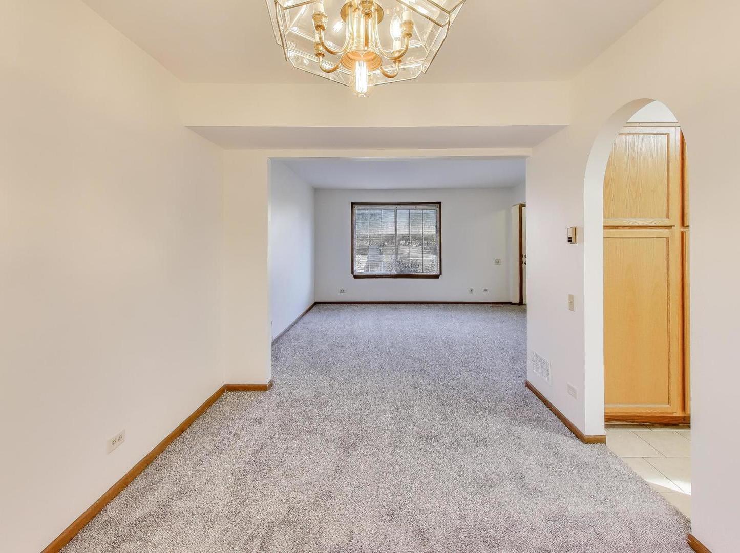 1532 Golden Oaks Parkway, Aurora, IL 60506