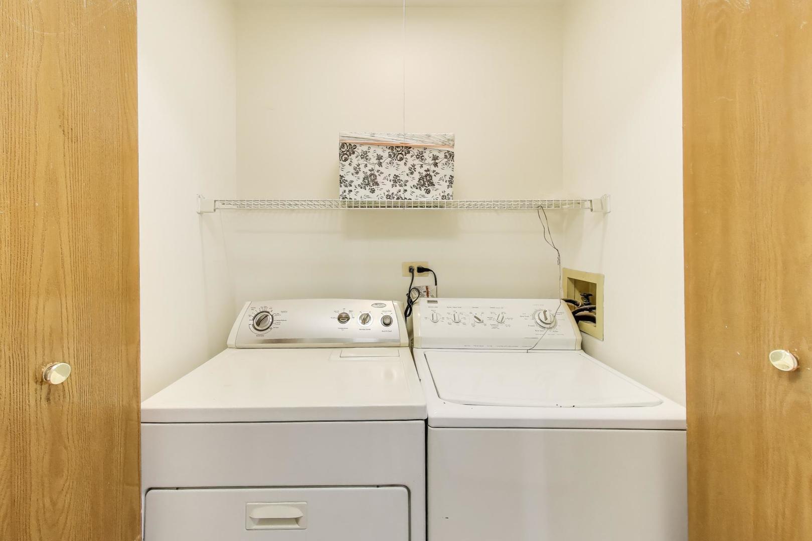 1532 Golden Oaks Parkway, Aurora, IL 60506