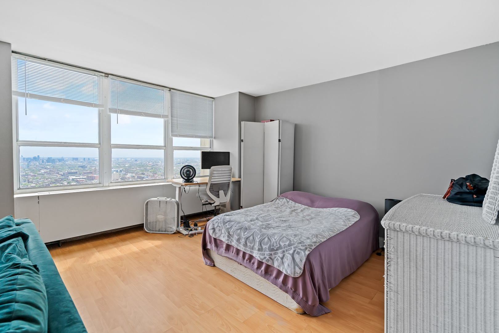 655 W Irving Park Road #5305, Chicago, IL 60613