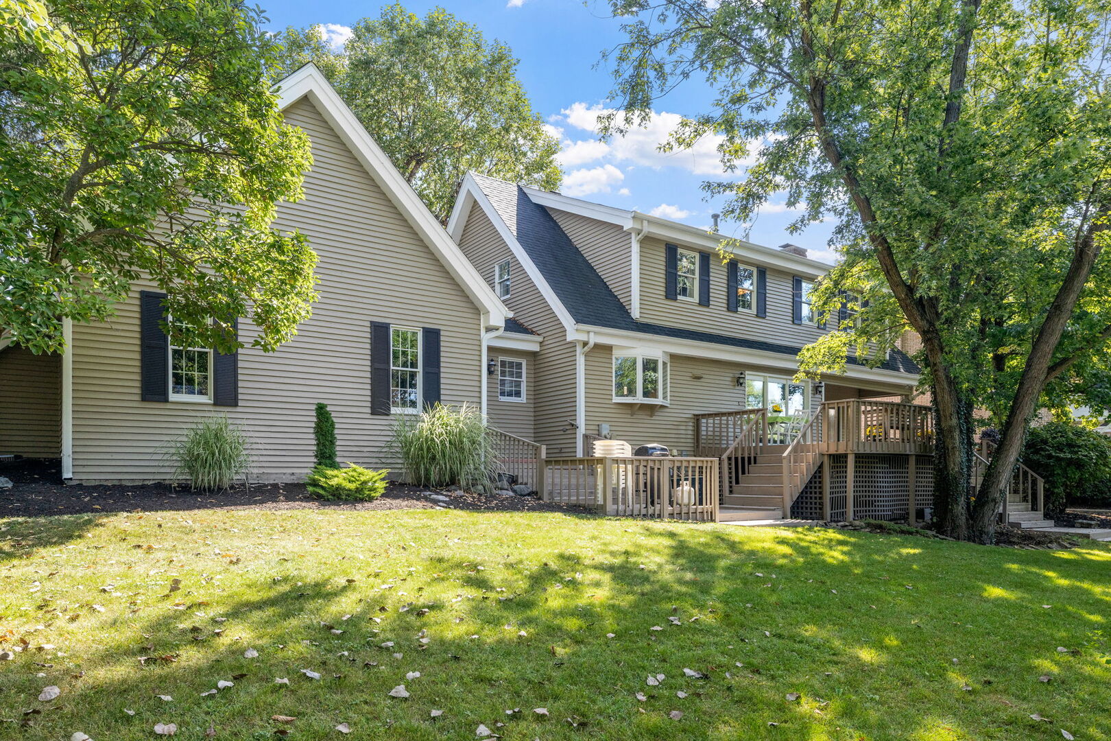 728 Stonebridge Road, Frankfort, IL 60423