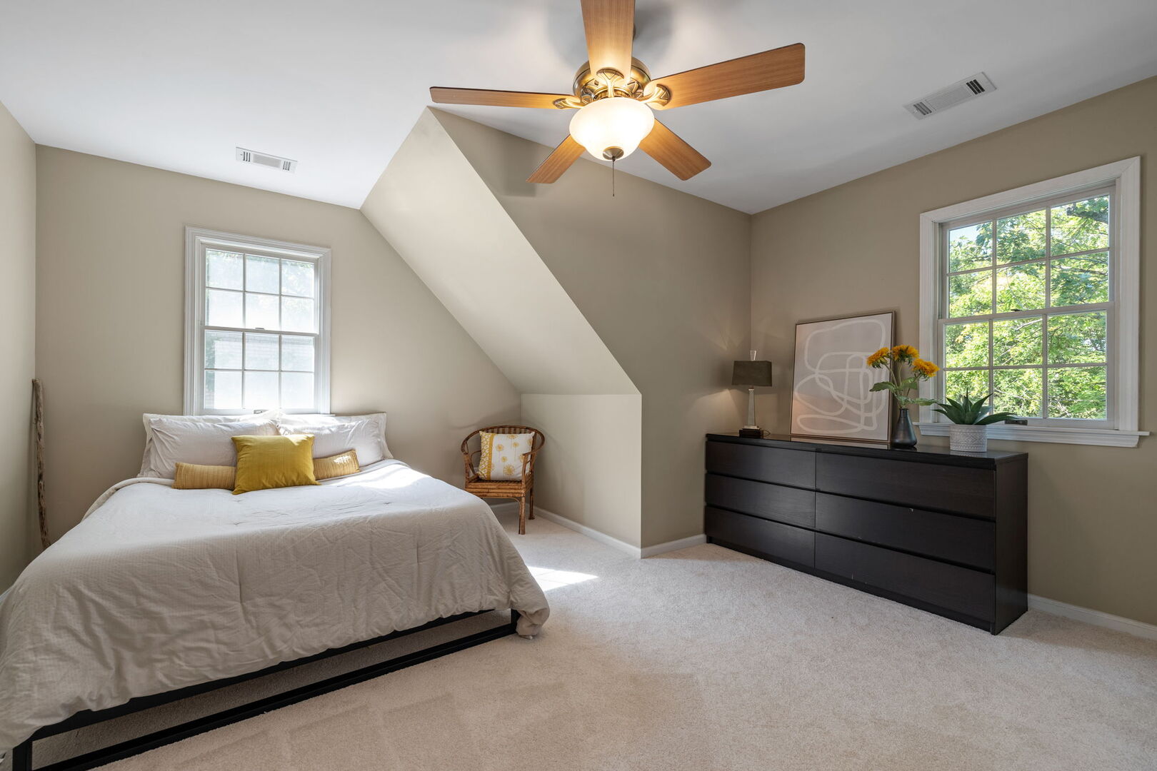 728 Stonebridge Road, Frankfort, IL 60423