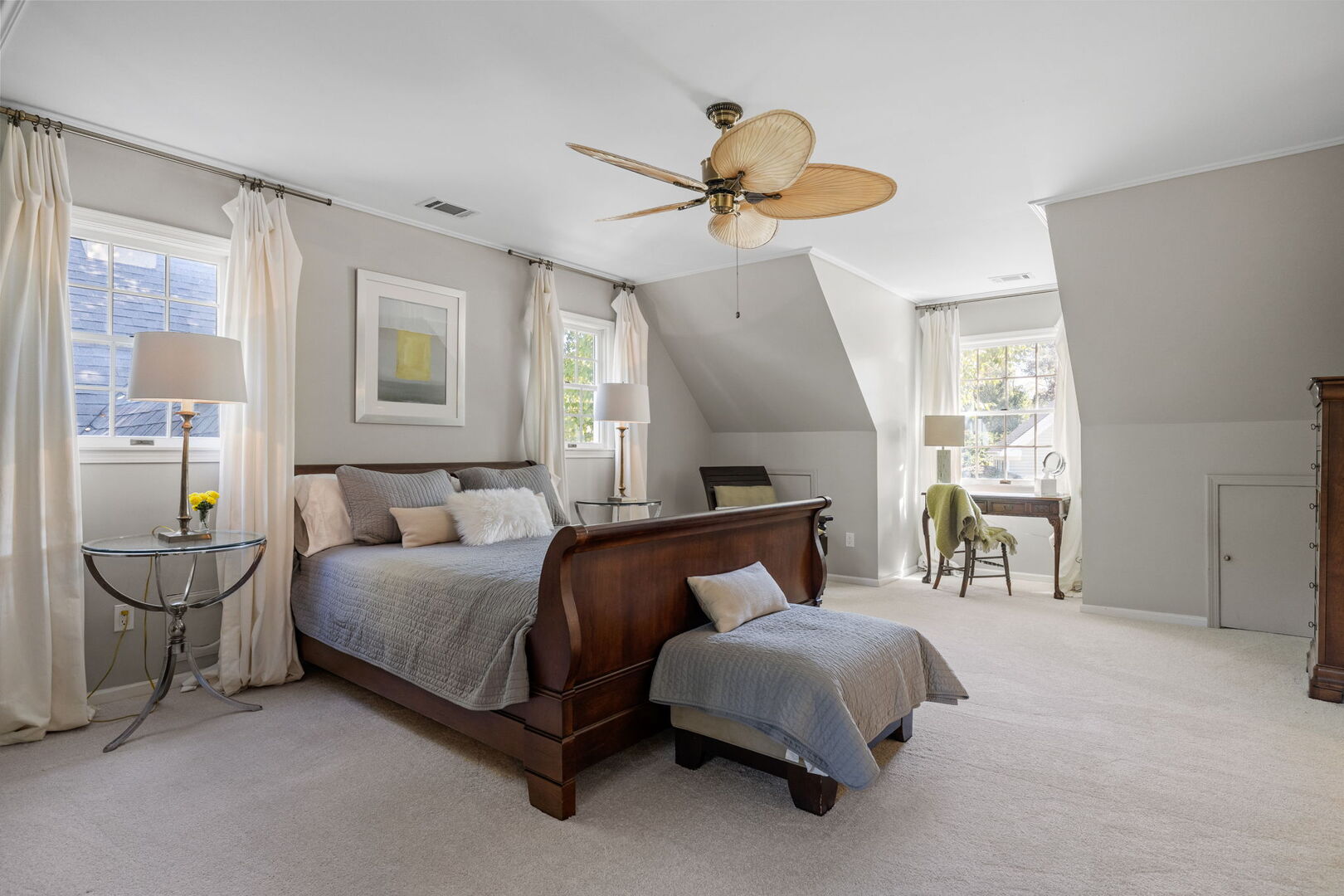 728 Stonebridge Road, Frankfort, IL 60423