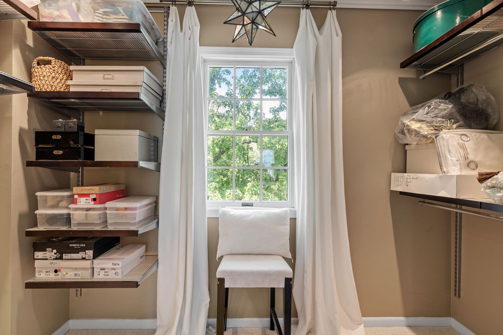 728 Stonebridge Road, Frankfort, IL 60423