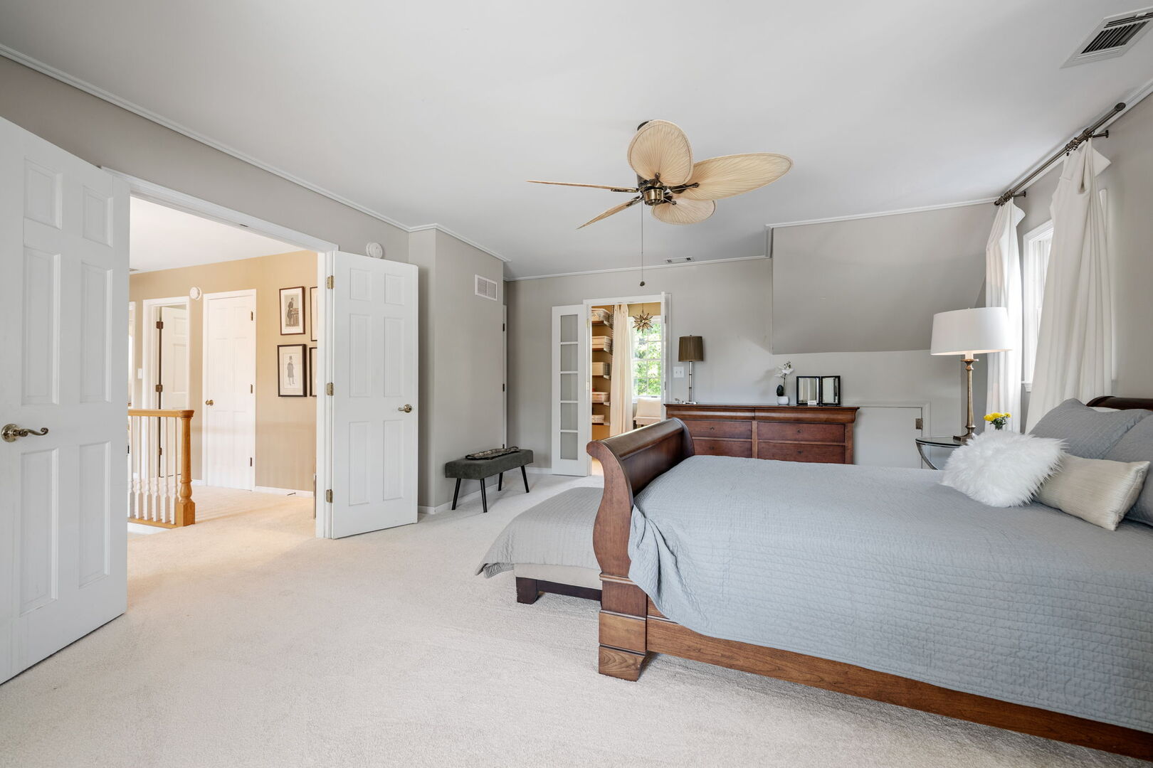 728 Stonebridge Road, Frankfort, IL 60423