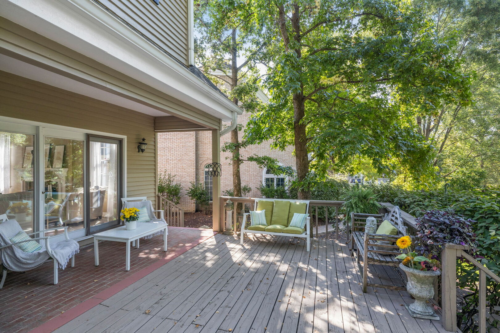 728 Stonebridge Road, Frankfort, IL 60423