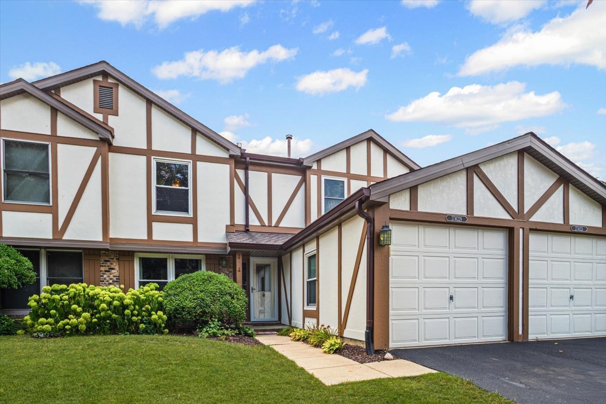 27W229 Providence Lane, Winfield, IL 60190