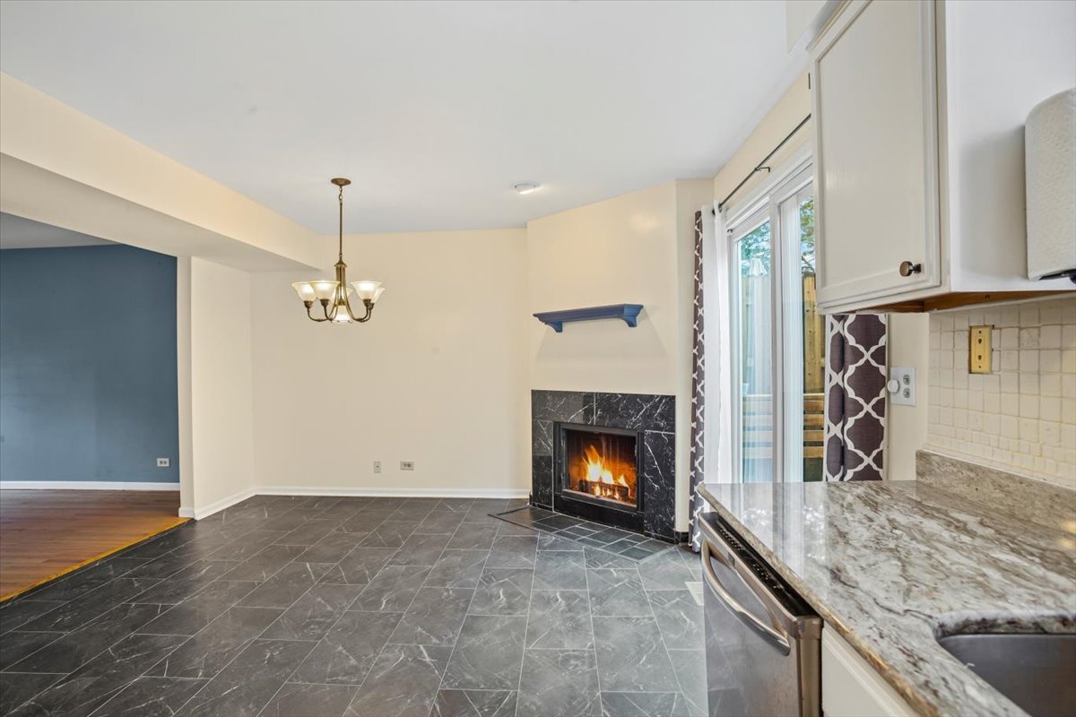 27W229 Providence Lane, Winfield, IL 60190