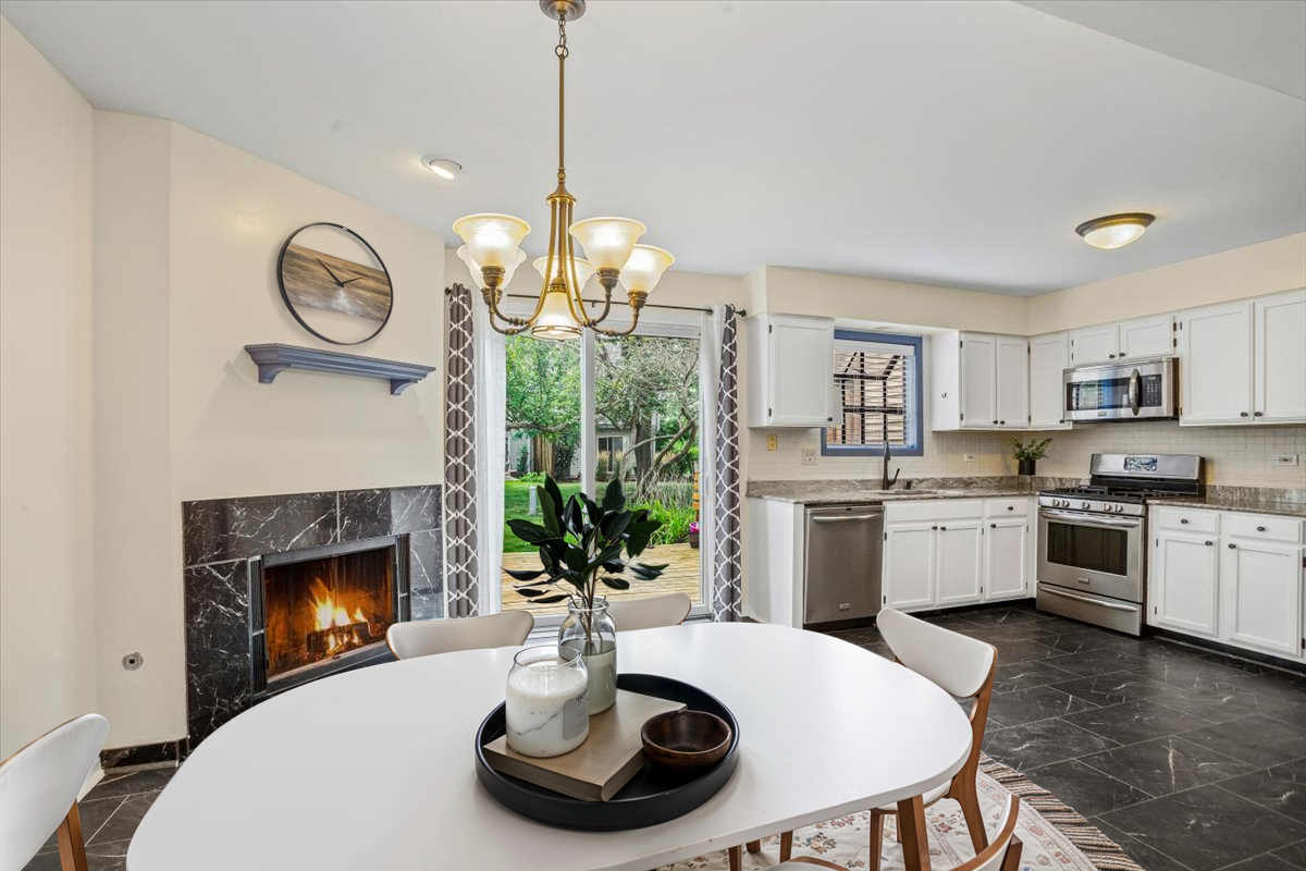 27W229 Providence Lane, Winfield, IL 60190