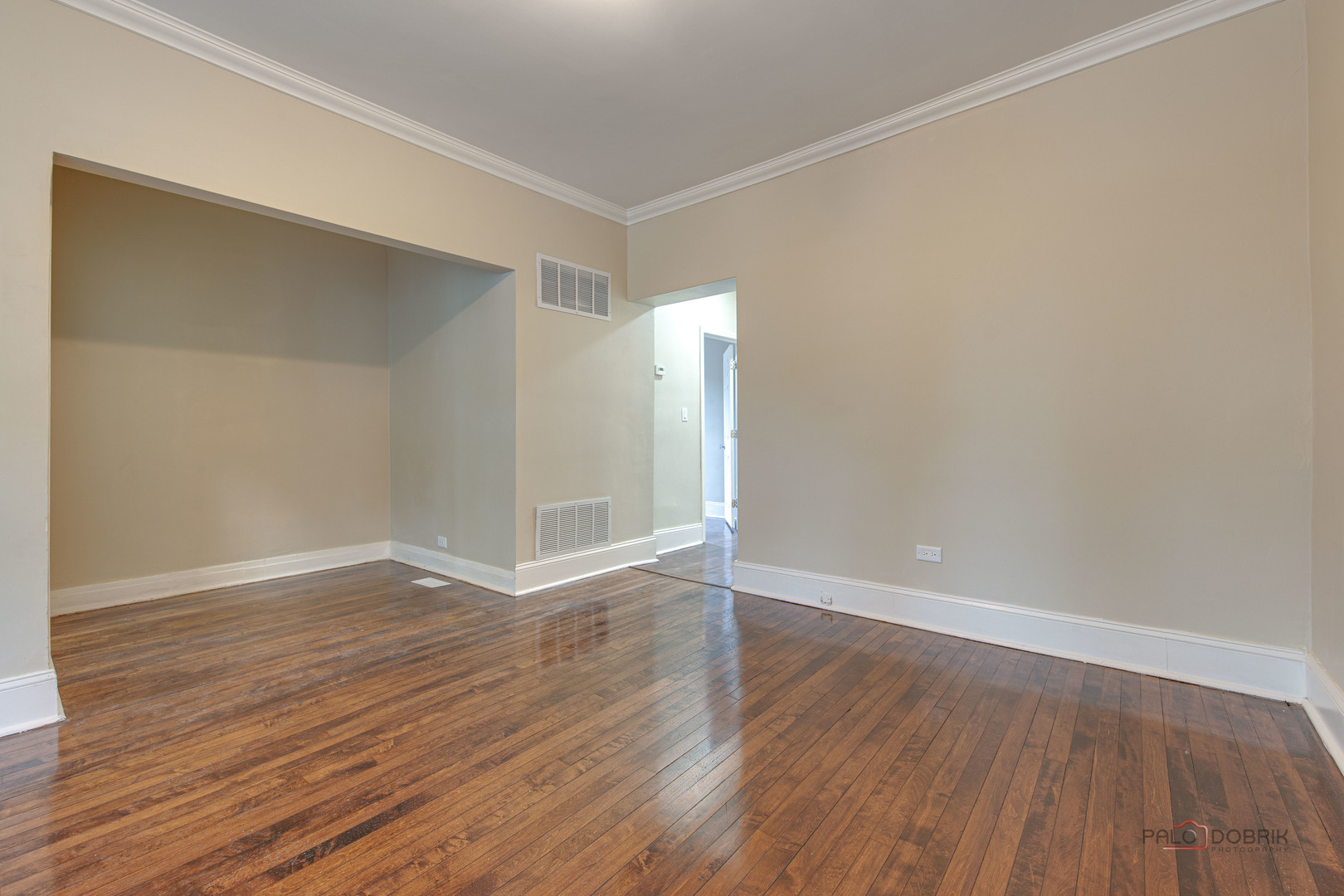 6137 W Giddings Street, Chicago, IL 60630