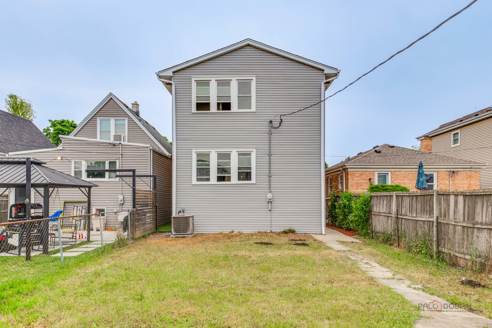 6137 W Giddings Street, Chicago, IL 60630