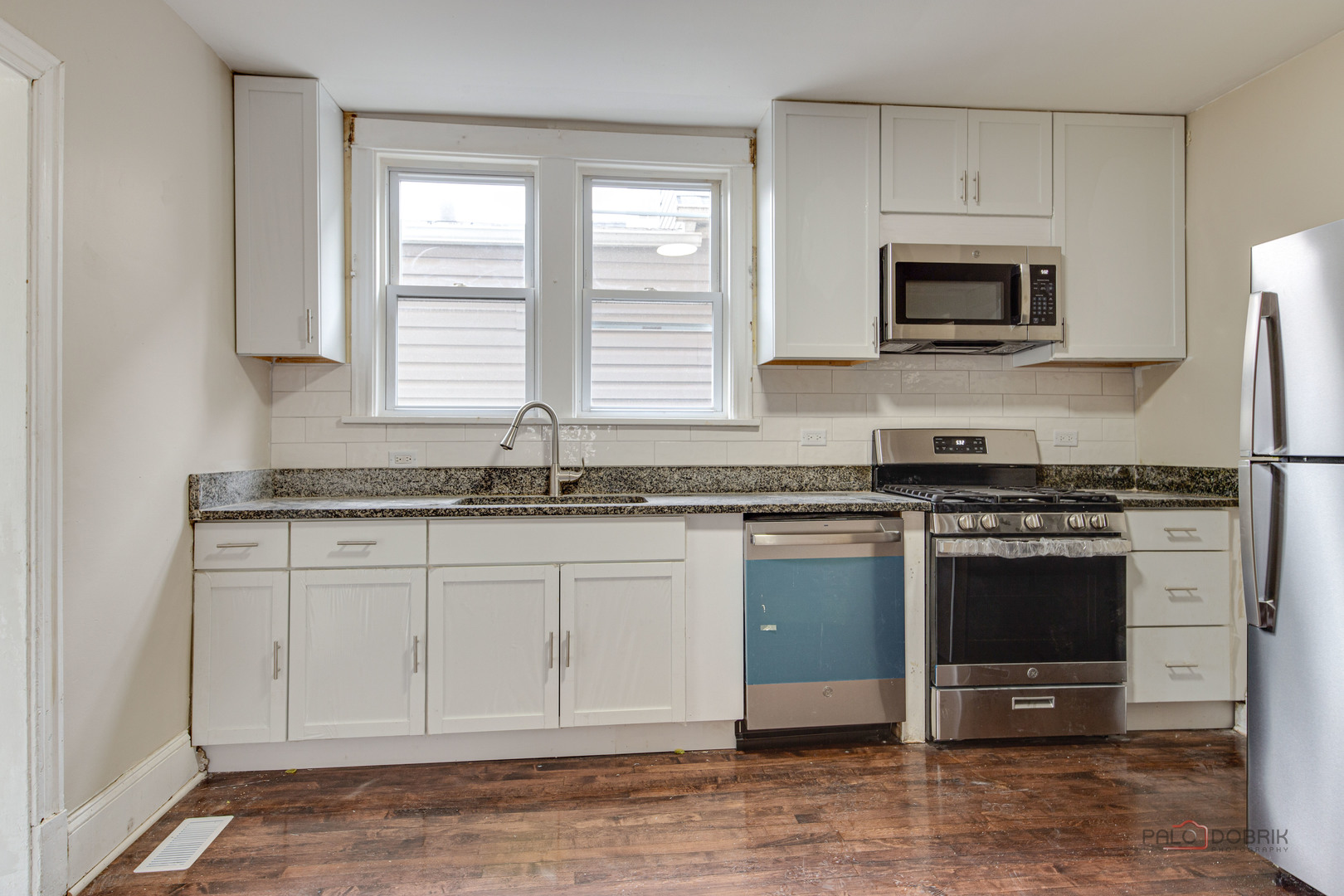 6137 W Giddings Street, Chicago, IL 60630