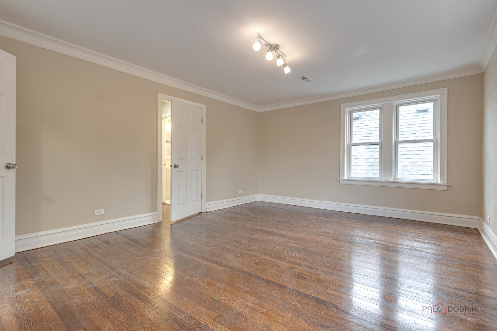 6137 W Giddings Street, Chicago, IL 60630