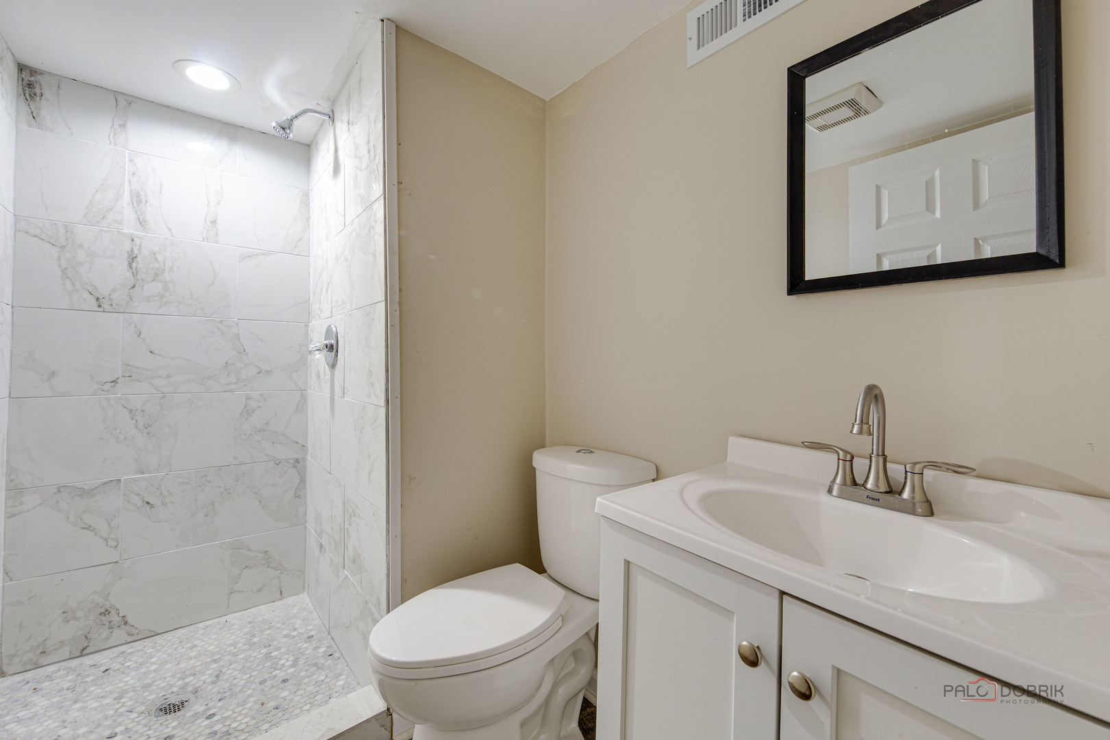 6137 W Giddings Street, Chicago, IL 60630
