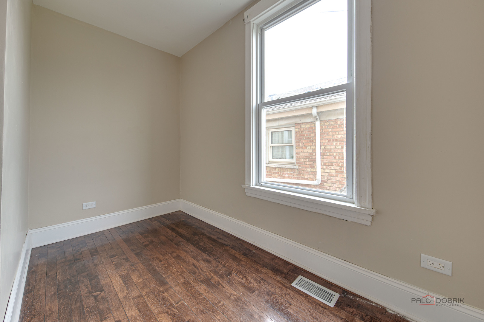 6137 W Giddings Street, Chicago, IL 60630
