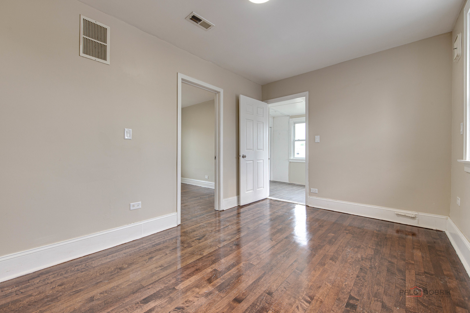 6137 W Giddings Street, Chicago, IL 60630