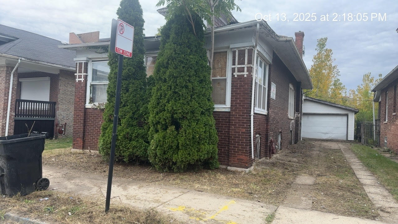 2520 E 72nd Place, Chicago, IL 60649